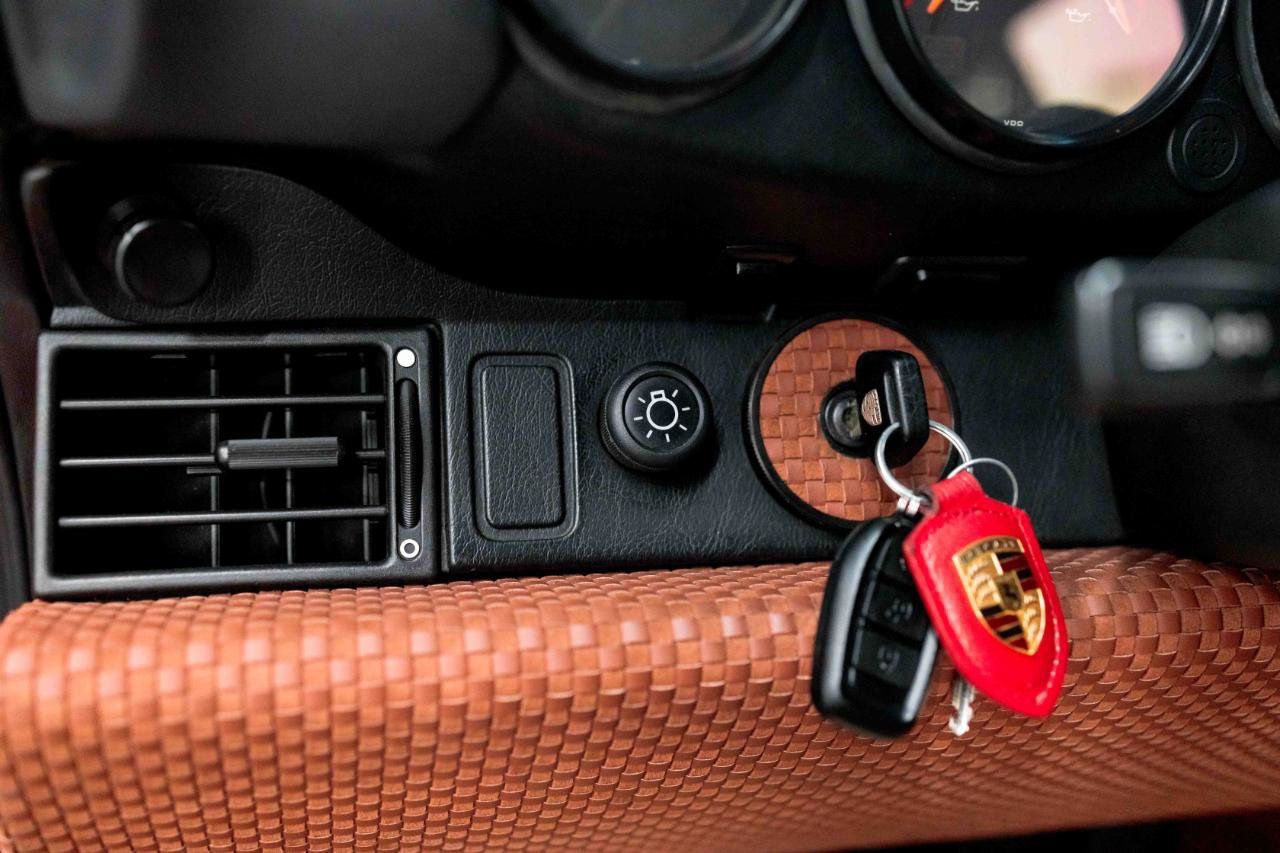 Used 1991 Porsche 911 Carrera image 49