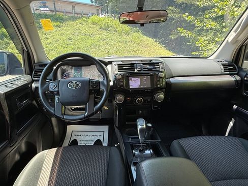 Used 2019 Toyota 4Runner TRD Off-Road AWD/4WD image 10
