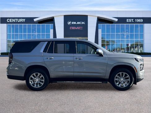 Used 2025 Chevrolet Tahoe Premier image 2