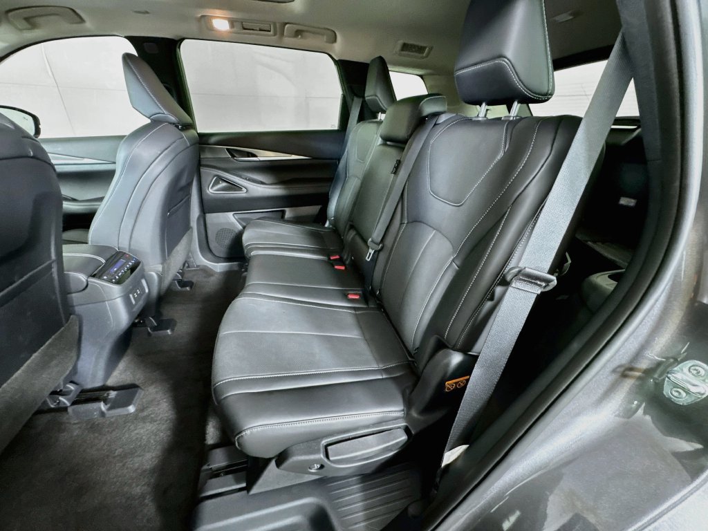Certified 2027 INFINITI QX60 Luxe w/ Cargo Package FWD image 33