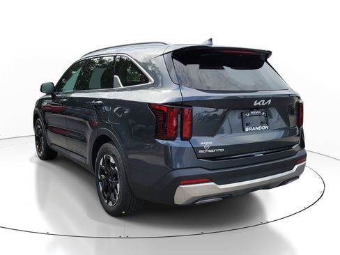 Used 2024 Kia Sorento S FWD image 6