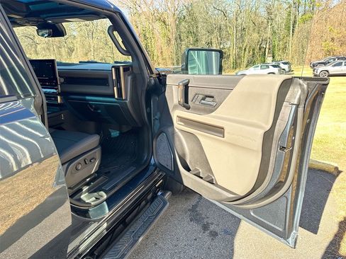 Used 2025 GMC Hummer EV 3X w/ Extreme Off-Road Package image 31
