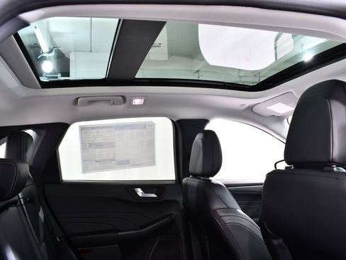 New 2026 Ford Escape SE w/ Class II Trailer Tow Package image 18