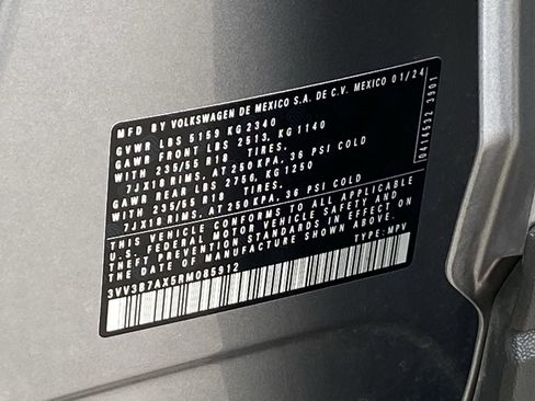 Used 2024 Volkswagen Tiguan SE FWD image 35