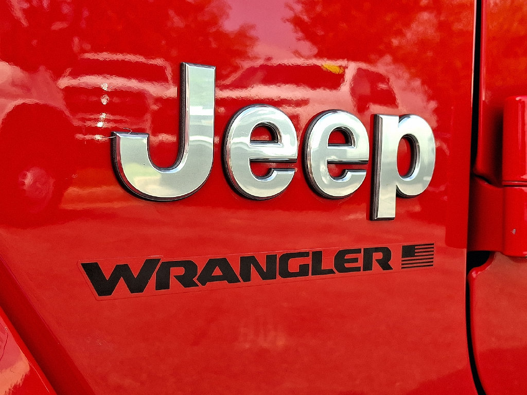 Used 2023 Jeep Wrangler Unlimited Sahara AWD/4WD image 30