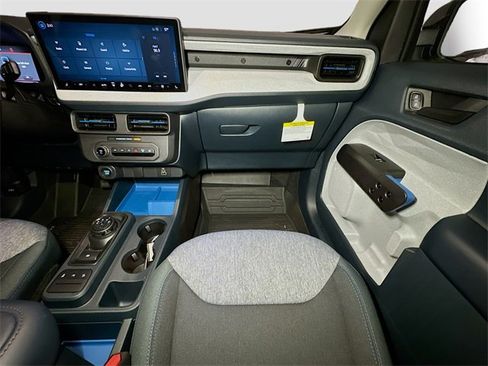 New 2025 Ford Maverick XLT w/ XLT Luxury Package image 25