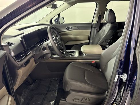 New 2026 Kia Carnival EX FWD image 26