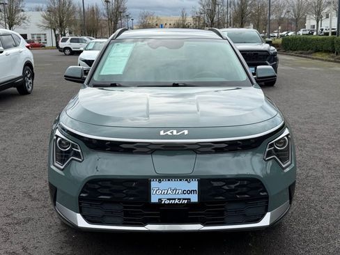 Used 2023 Kia Niro Wind w/ Wind Preserve Package image 3