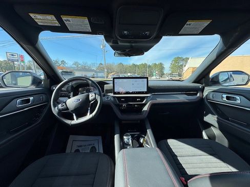 Used 2025 Ford Explorer ST-Line w/ Premium Package image 11