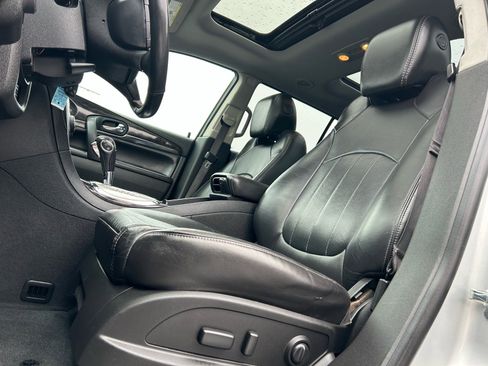 Used 2016 Buick Enclave Leather image 10