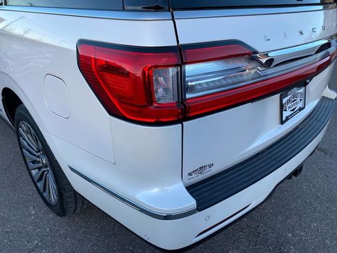 Used 2019 Lincoln Navigator L Reserve w/ Cargo Package image 10