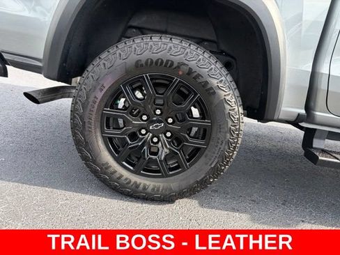 Used 2026 Chevrolet Colorado Trail Boss AWD/4WD image 7