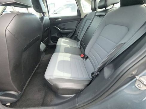 Used 2025 Volkswagen Jetta SE FWD image 14