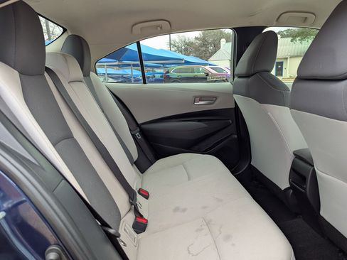 Used 2021 Toyota Corolla LE w/ Carpet Mat Package (TMS) image 25