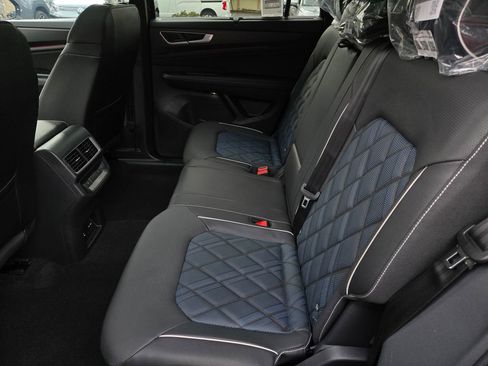 New 2026 Volkswagen Atlas Cross Sport SEL Premium R-Line AWD/4WD image 4