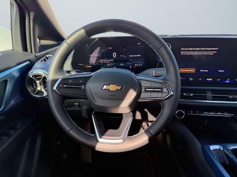 New 2026 Chevrolet Equinox EV LT image 12