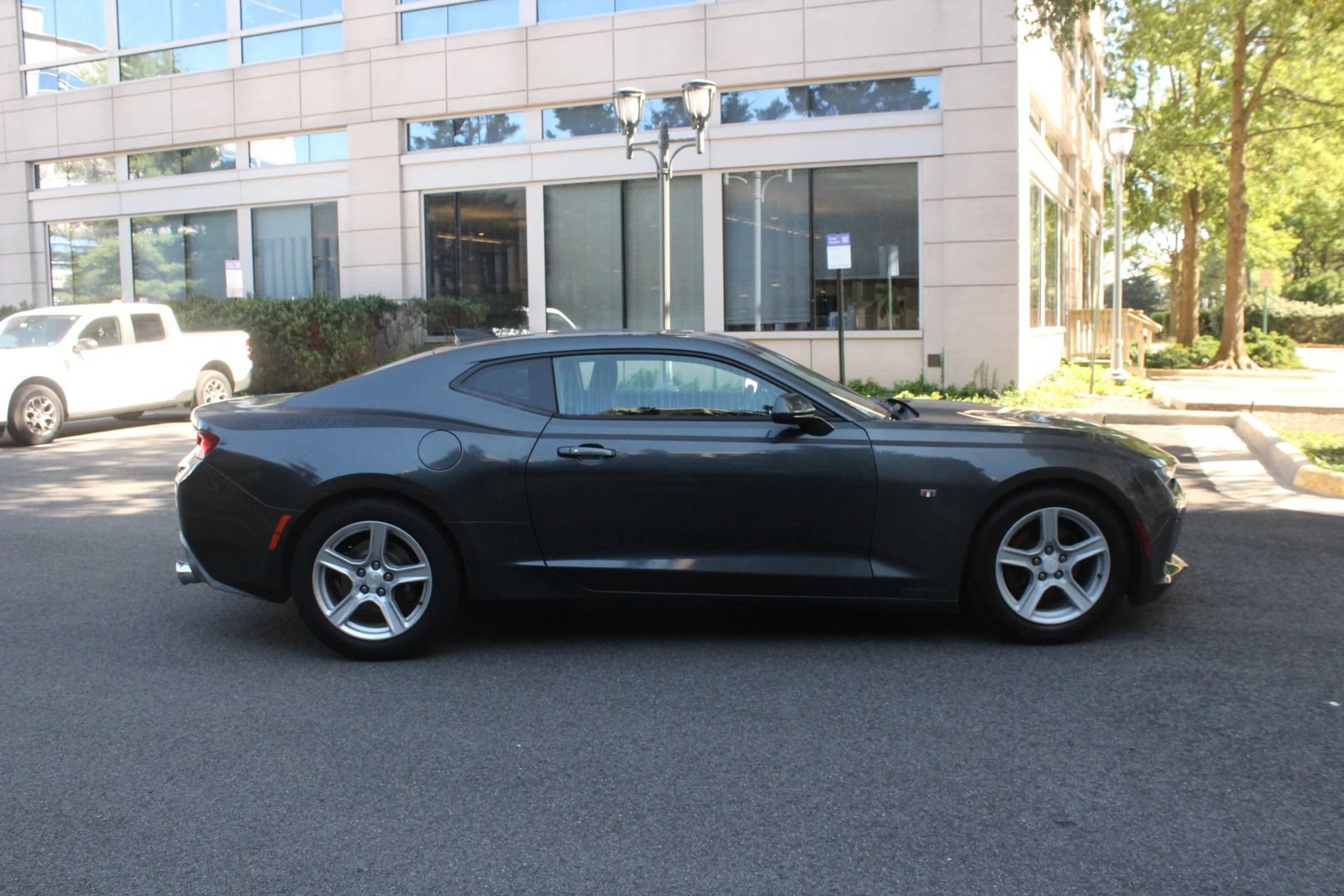 Used 2016 Chevrolet Camaro LT RWD image 6