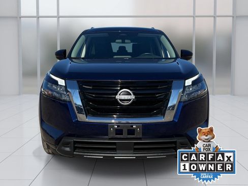 Certified 2025 Nissan Pathfinder SV FWD image 9