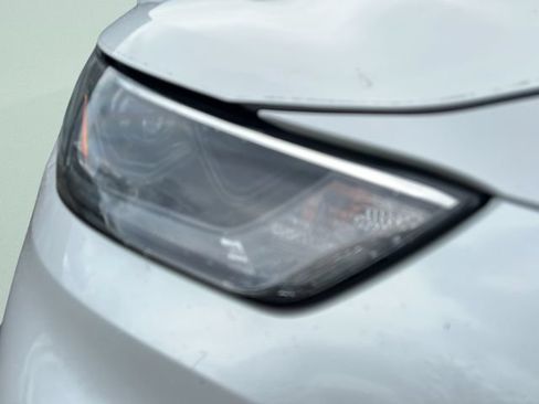 Used 2022 Toyota Highlander LE FWD image 23