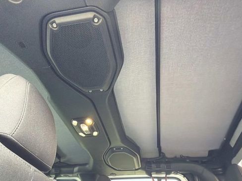 Used 2023 Jeep Gladiator Rubicon w/ LED Lighting Group AWD/4WD image 20