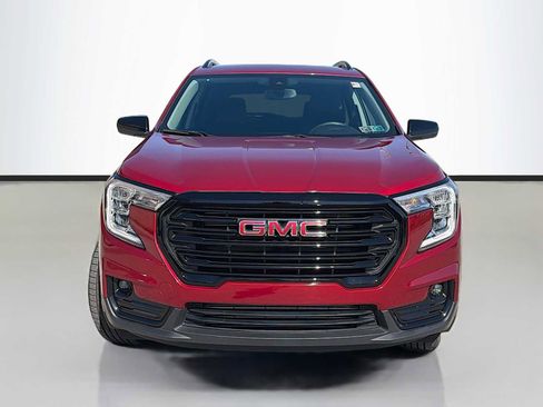 Used 2024 GMC Terrain SLT w/ Elevation Edition AWD/4WD image 2
