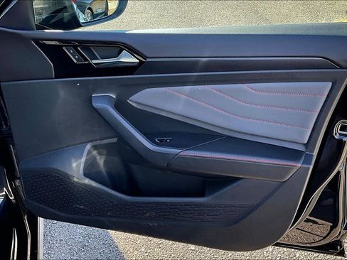 Used 2025 Volkswagen Jetta GLI Autobahn image 25