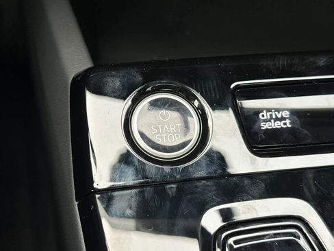 New 2025 Audi Q6 e-tron Premium Plus image 23