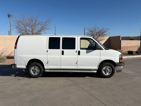 Used 2024 GMC Savana 2500 w/ Driver Convenience Package image 3