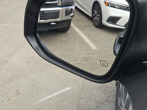 Used 2022 Toyota Highlander XLE AWD/4WD image 21