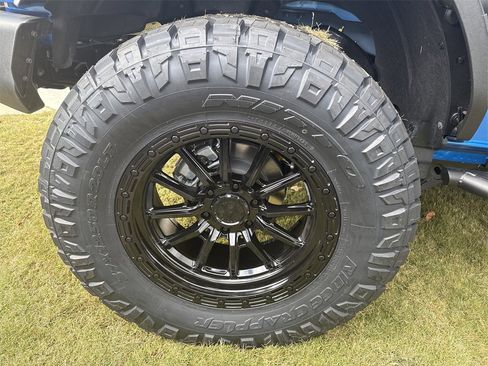 New 2025 Ford Bronco 4-Door w/ Sasquatch Package image 18