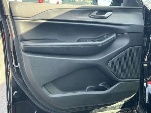 Used 2024 Jeep Grand Cherokee L Laredo image 14