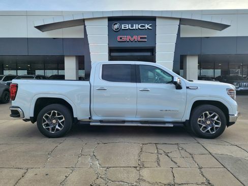 New 2026 GMC Sierra 1500 SLT image 3