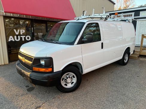 Used 2015 Chevrolet Express 2500 RWD image 1
