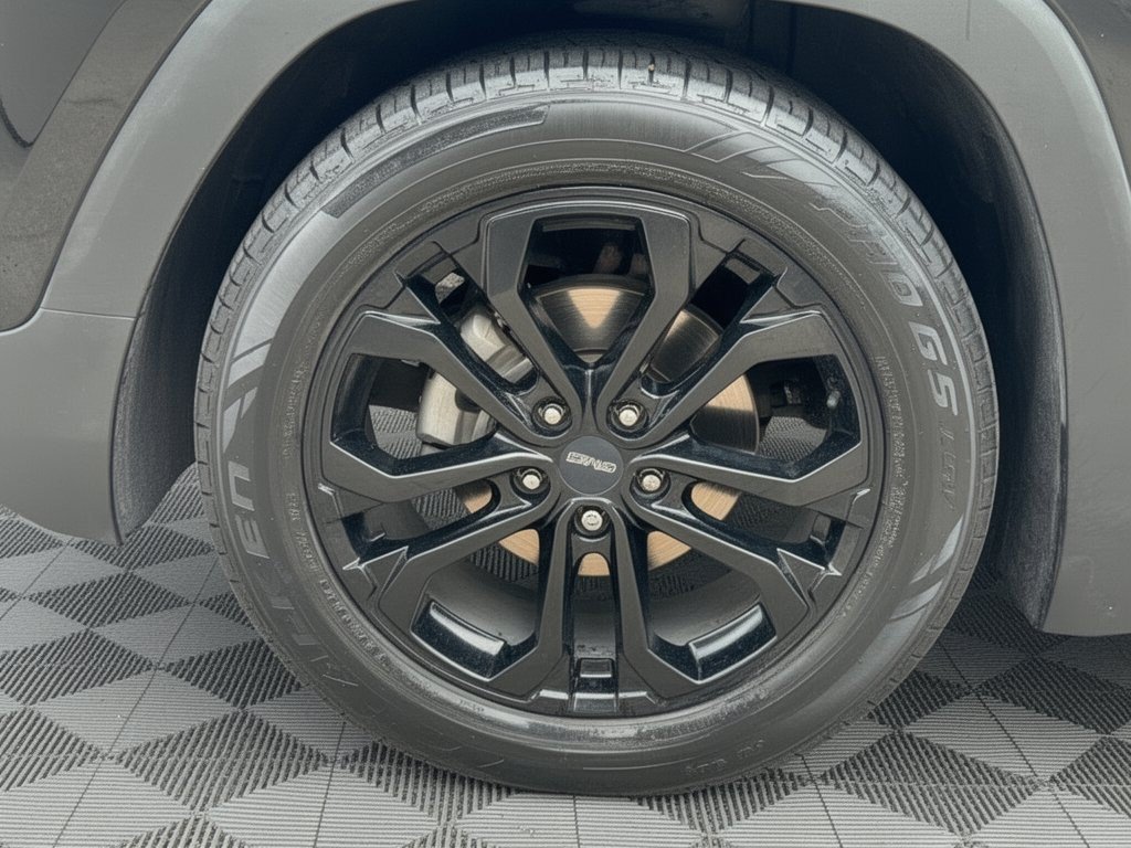 Used 2020 GMC Terrain SLT w/ Preferred Package FWD image 13