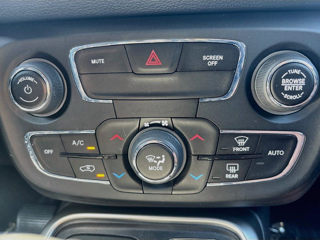 Used 2019 Jeep Compass Latitude w/ Cold Weather Group AWD/4WD image 23