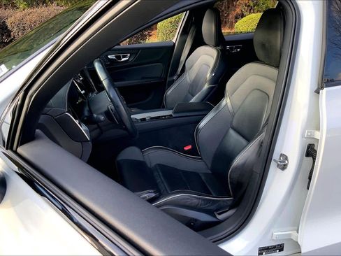 Used 2020 Volvo V60 T6 R-Design w/ Protection Package Premier image 7