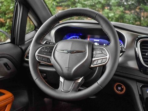 New 2026 Chrysler Pacifica Pinnacle w/ Trailer Tow Group image 13