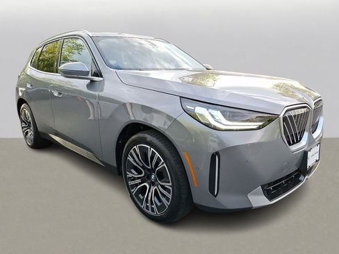 Used 2025 BMW X3 xDrive30 w/ Convenience Package AWD/4WD image 3