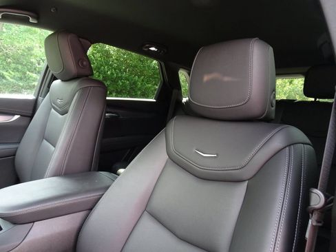 Used 2024 Cadillac XT5 Luxury AWD/4WD image 11