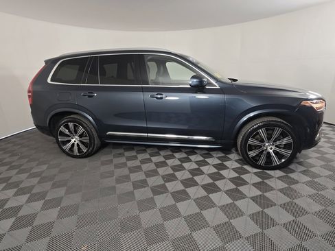 Used 2022 Volvo XC90 T8 Inscription image 3