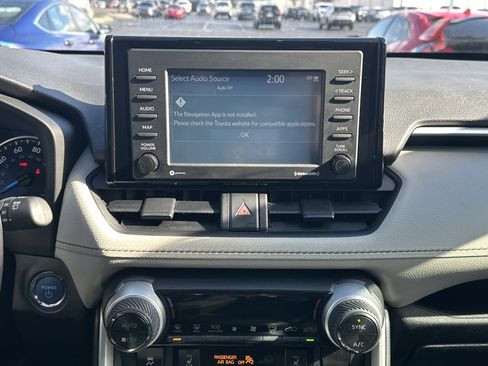 Used 2021 Toyota RAV4 XLE image 24