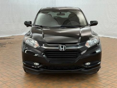 Used 2017 Honda HR-V EX image 2