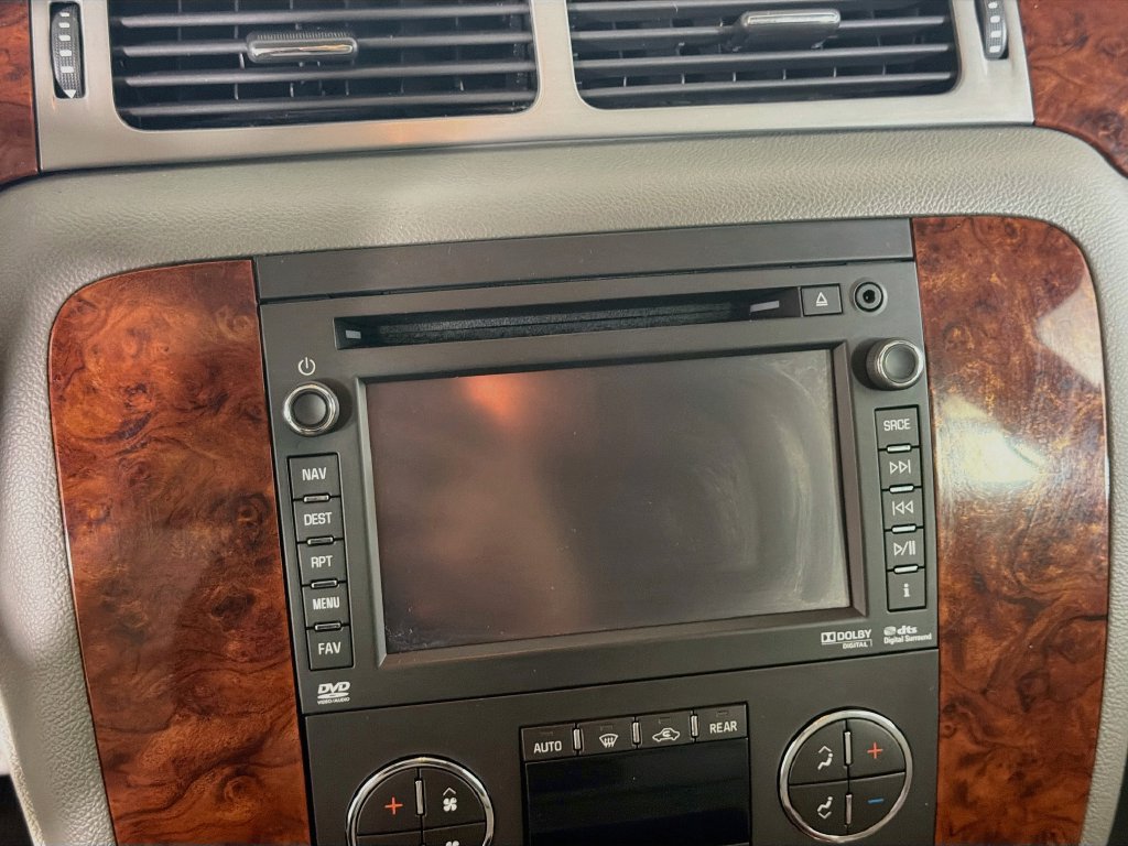 Used 2013 Chevrolet Tahoe LTZ AWD/4WD image 16