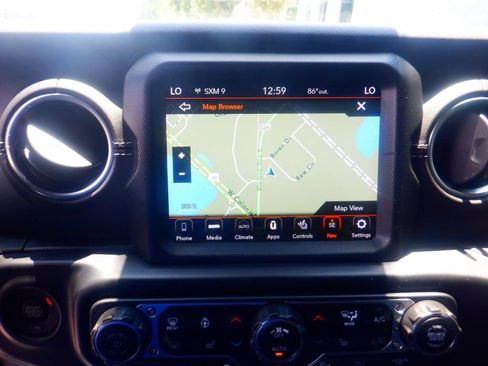 Used 2022 Jeep Wrangler Unlimited Sahara w/ Cold Weather Group AWD/4WD image 5