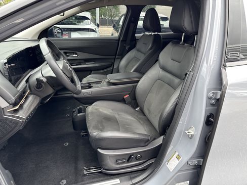 Certified 2024 Nissan Ariya AWD image 17