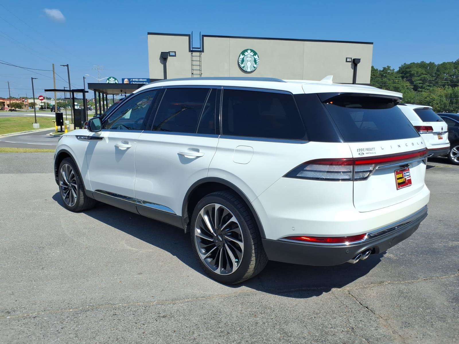 Used 2020 Lincoln Aviator Reserve w/ Equipment Group 202A AWD/4WD image 3