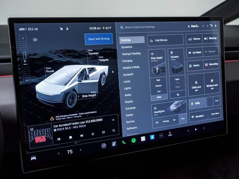 Used 2024 Tesla Cybertruck AWD Crew Cab image 23