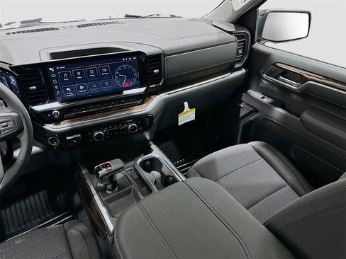 New 2026 GMC Sierra 1500 Elevation image 24