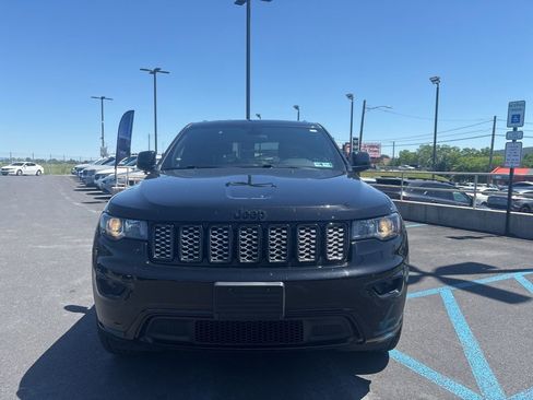 Used 2021 Jeep Grand Cherokee Laredo X AWD/4WD image 8