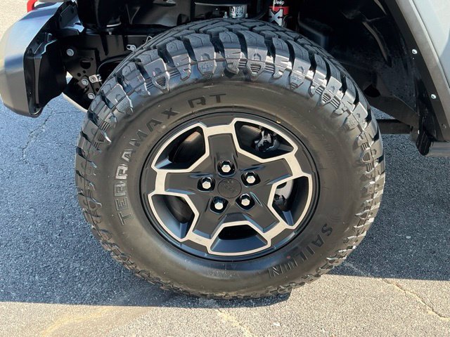 Used 2023 Jeep Gladiator Mojave w/ LED Lighting Group AWD/4WD image 9